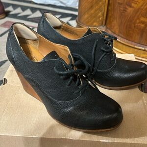 Kork Ease 8/39 Black wedge bootie